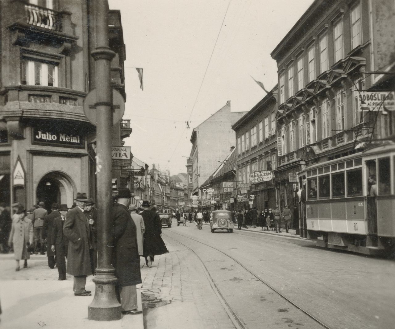 Ilica 1941. godine. Trg Ladislava Pejačevića (današnji Britanski trg)